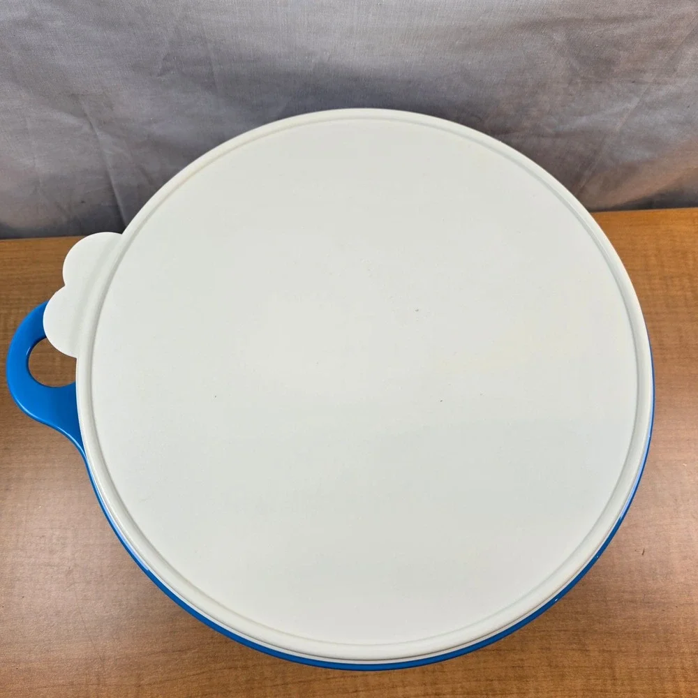 Tupperware Thatsa Huge Mixing Bowl Blue White Seal Lid 32 Cup, 7.8L #2539